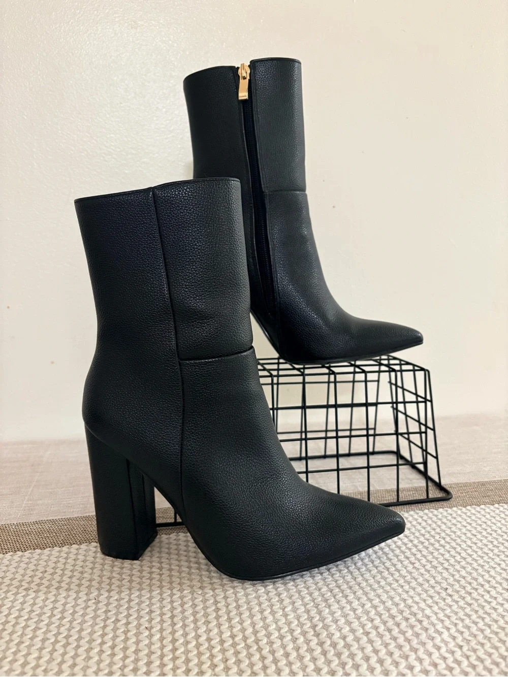 Lulus Dawson Black Pebble Pointed-toe Mid Calf Boots - Size 7